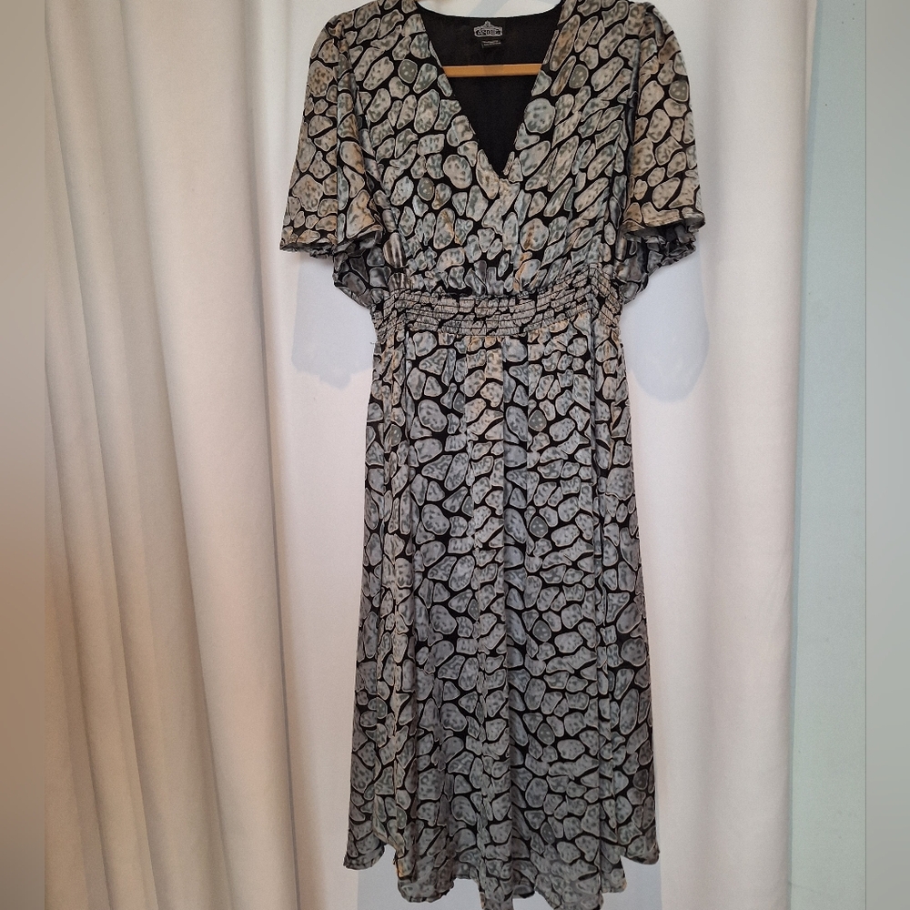 Angie Silver And Black  Print Midi Dress Size Large